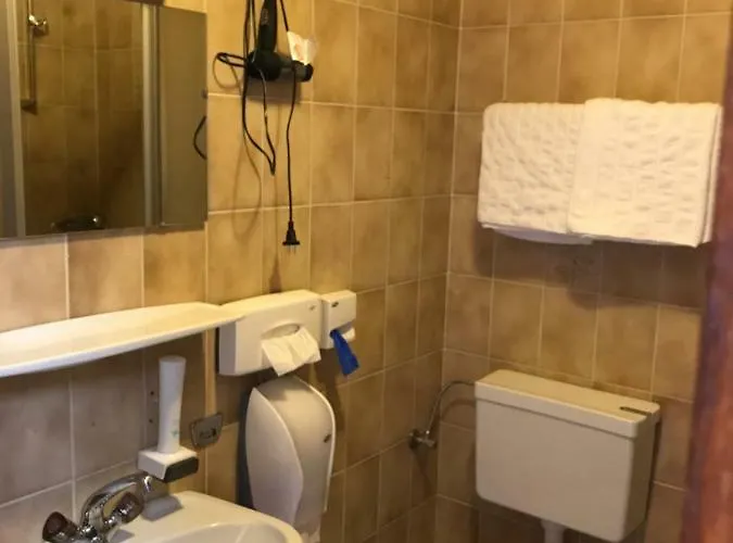 بيت ريفي Gasthaus Metzgerwirt Niederndorf (Tyrol)