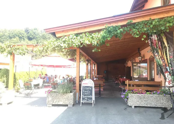 بيت ريفي Gasthaus Metzgerwirt Niederndorf (Tyrol)